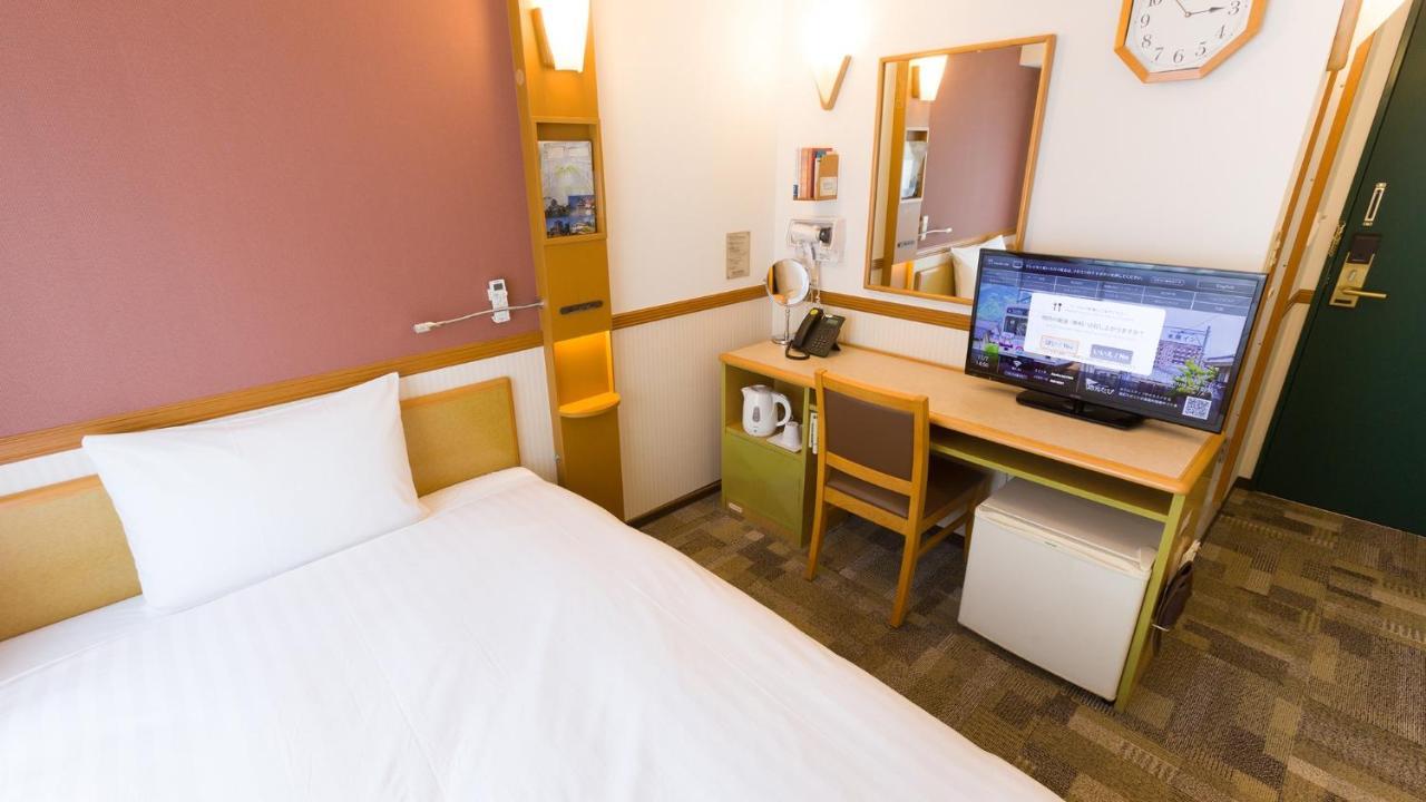Toyoko Inn Hokkaido Tomakomai Ekimae Екстер'єр фото