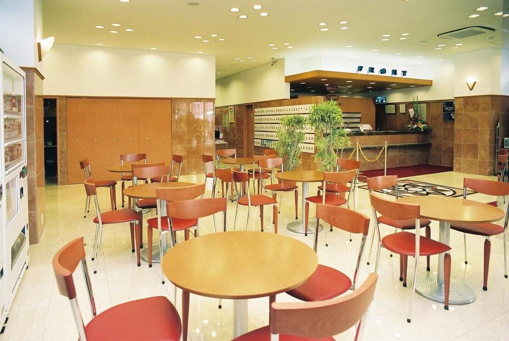 Toyoko Inn Hokkaido Tomakomai Ekimae Екстер'єр фото