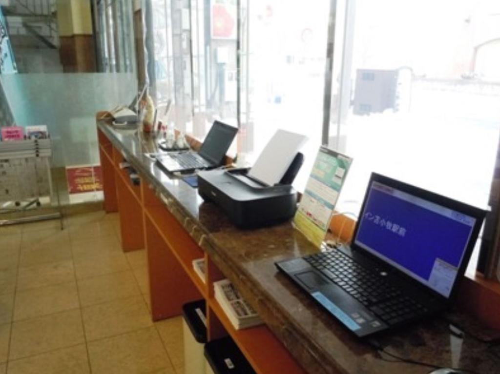 Toyoko Inn Hokkaido Tomakomai Ekimae Екстер'єр фото